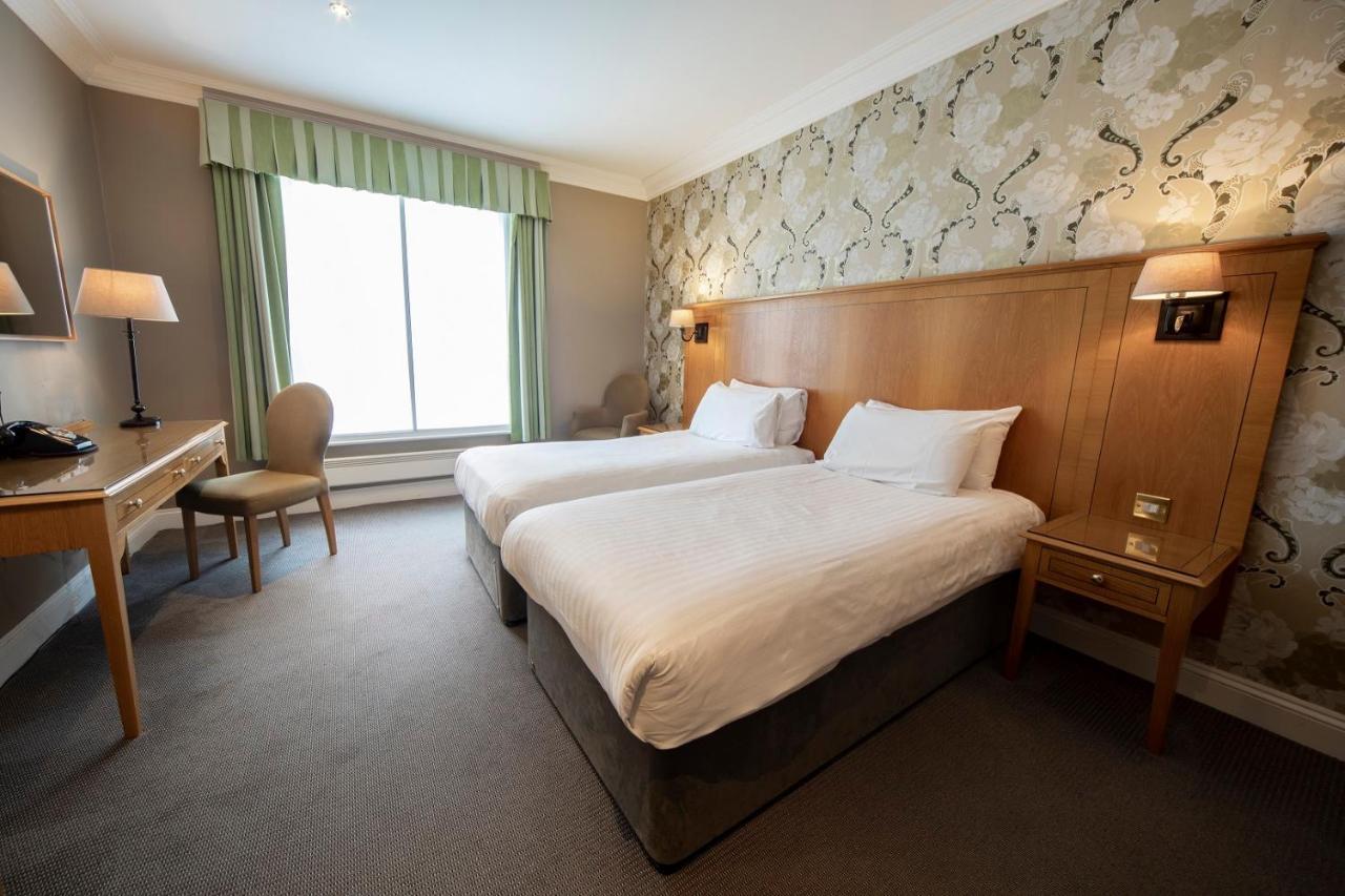 ホテル ウィットルベリー パーク Whittlebury エクステリア 写真