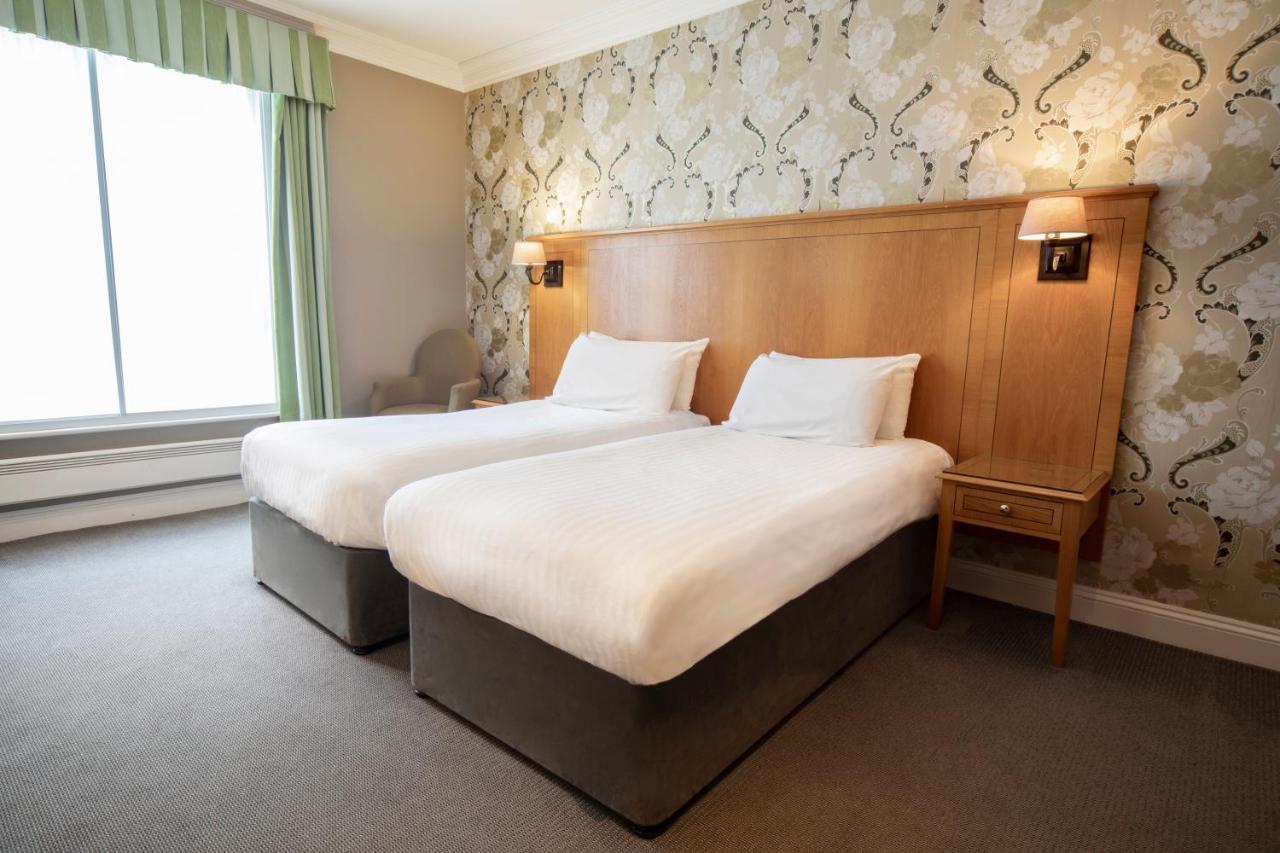 ホテル ウィットルベリー パーク Whittlebury エクステリア 写真