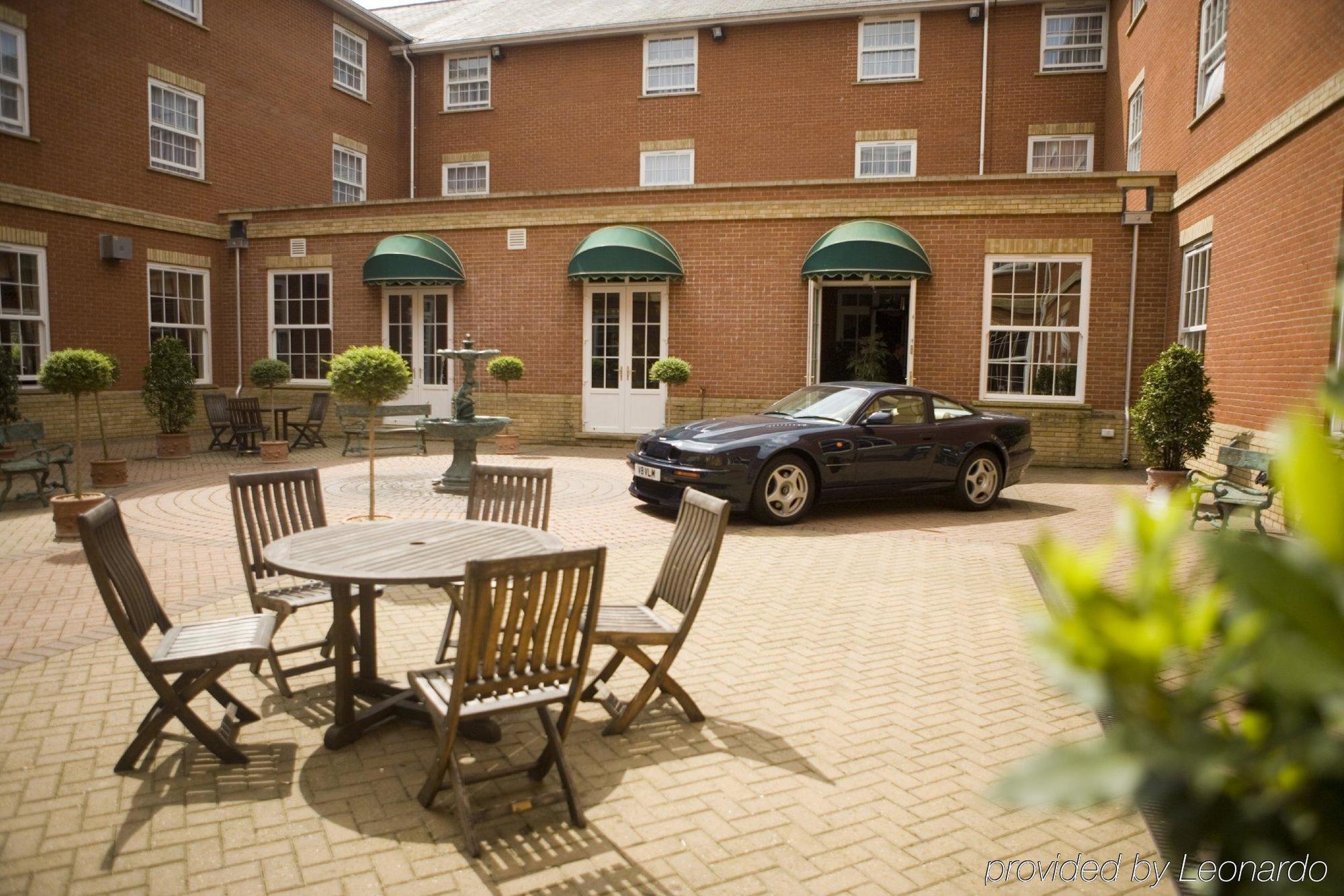 ホテル ウィットルベリー パーク Whittlebury エクステリア 写真