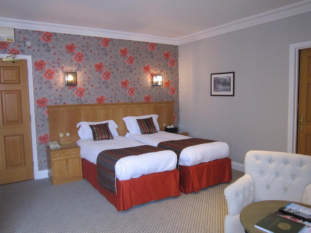 ホテル ウィットルベリー パーク Whittlebury エクステリア 写真