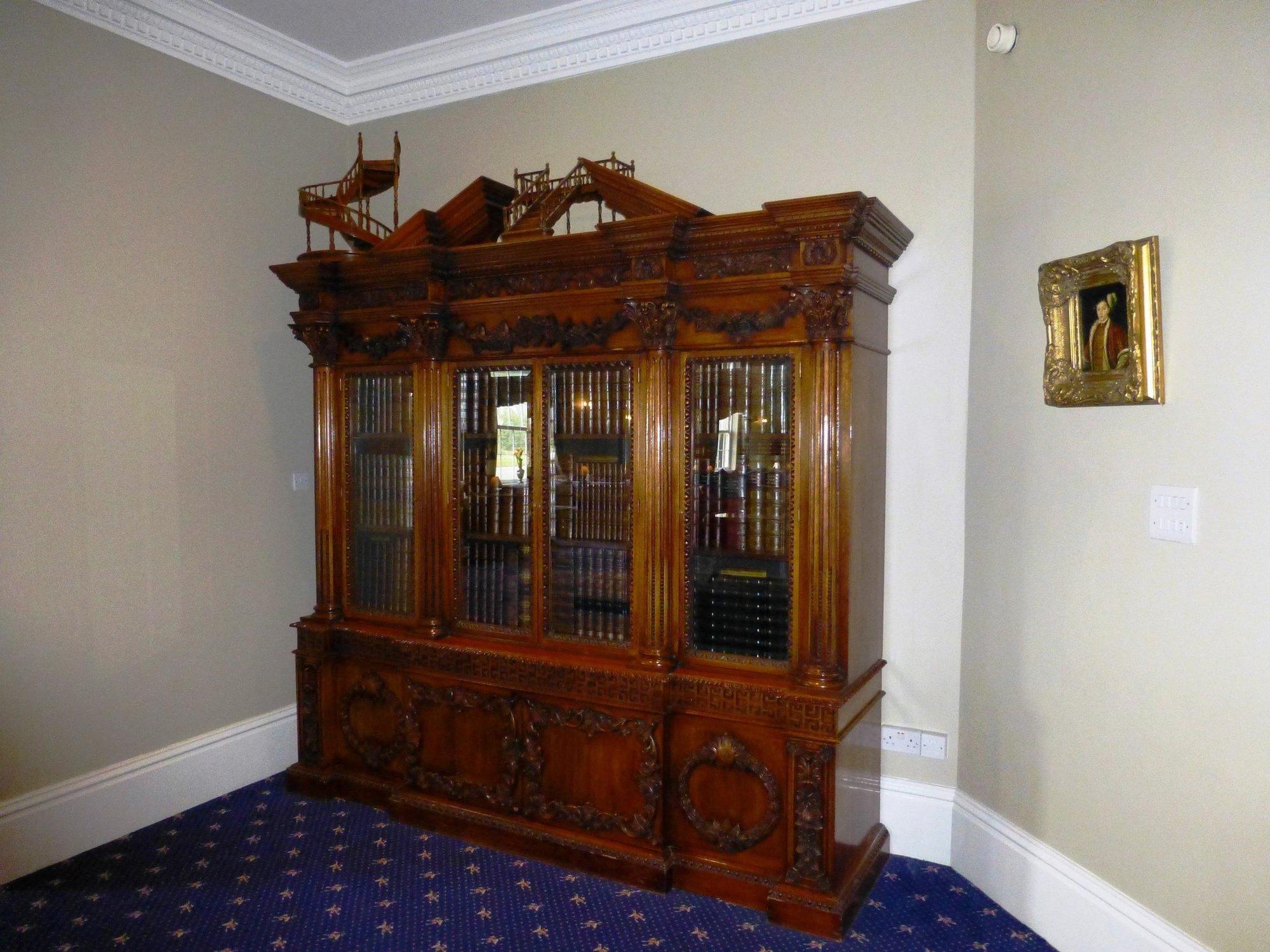 ホテル ウィットルベリー パーク Whittlebury エクステリア 写真