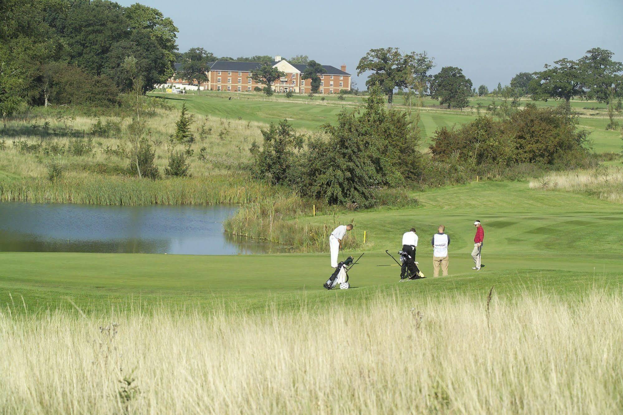 ホテル ウィットルベリー パーク Whittlebury エクステリア 写真