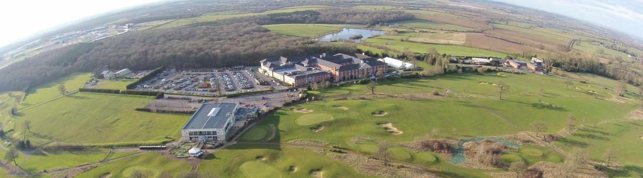 ホテル ウィットルベリー パーク Whittlebury エクステリア 写真